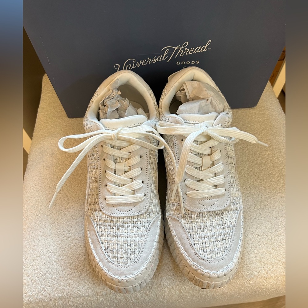 Universal Thread Persephone Memory Foam Sneakers